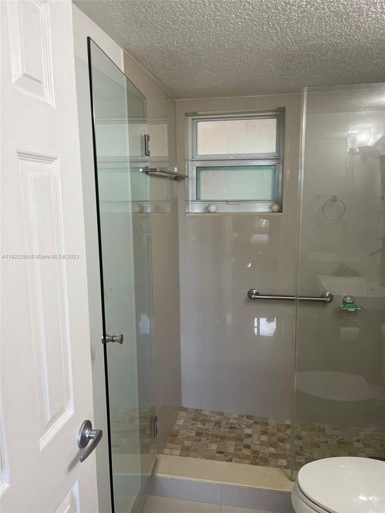 Recientemente alquilado: $2,600 (2 camas, 2 baños, 1026 Pies cuadrados)