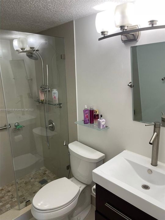 Recientemente alquilado: $2,600 (2 camas, 2 baños, 1026 Pies cuadrados)