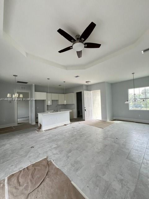 Recently Sold: $330,000 (3 beds, 2 baths, 1439 Square Feet)