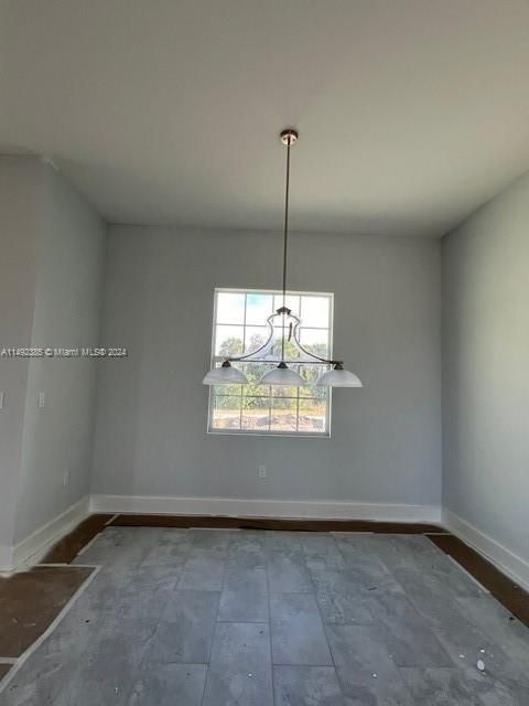 Recently Sold: $330,000 (3 beds, 2 baths, 1439 Square Feet)