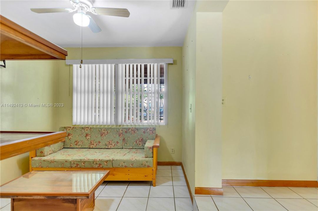 最近售出: $569,000 (2 贝兹, 2 浴室, 1343 平方英尺)