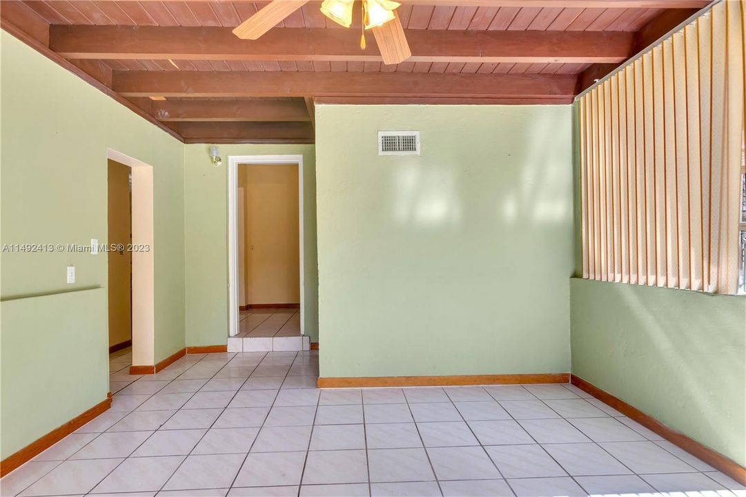 最近售出: $569,000 (2 贝兹, 2 浴室, 1343 平方英尺)