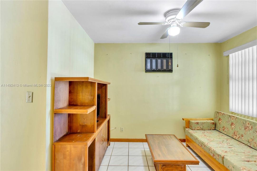 最近售出: $569,000 (2 贝兹, 2 浴室, 1343 平方英尺)