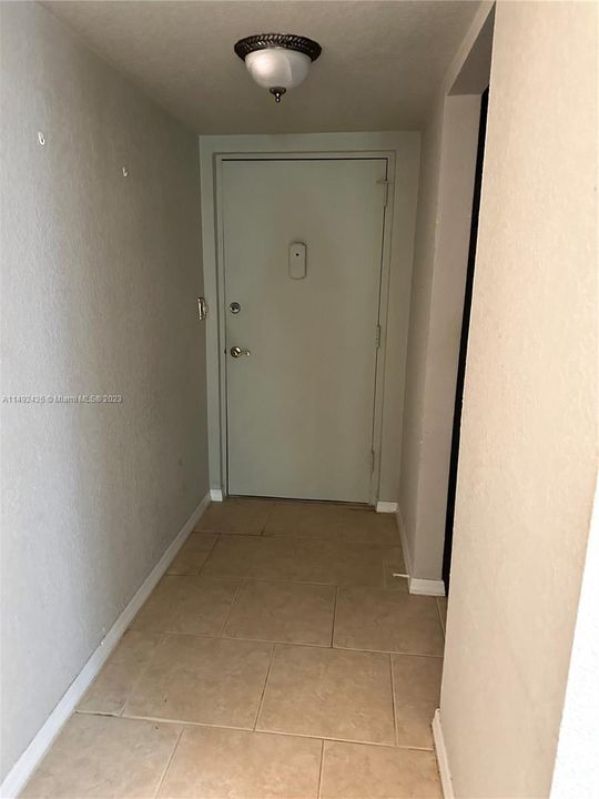 Recently Sold: $249,000 (1 beds, 1 baths, 700 Square Feet)