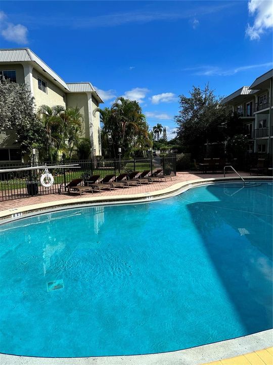 Recently Sold: $249,000 (1 beds, 1 baths, 700 Square Feet)