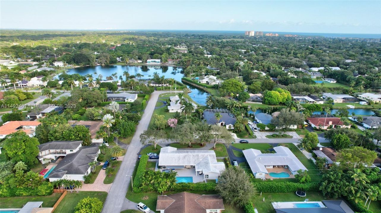 Недавно продано: $1,800,000 (5 спален, 3 ванн, 2658 Квадратных фут)