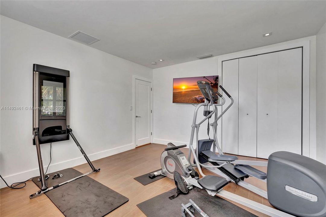 Недавно продано: $1,800,000 (5 спален, 3 ванн, 2658 Квадратных фут)