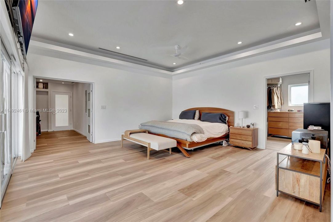 Недавно продано: $1,800,000 (5 спален, 3 ванн, 2658 Квадратных фут)