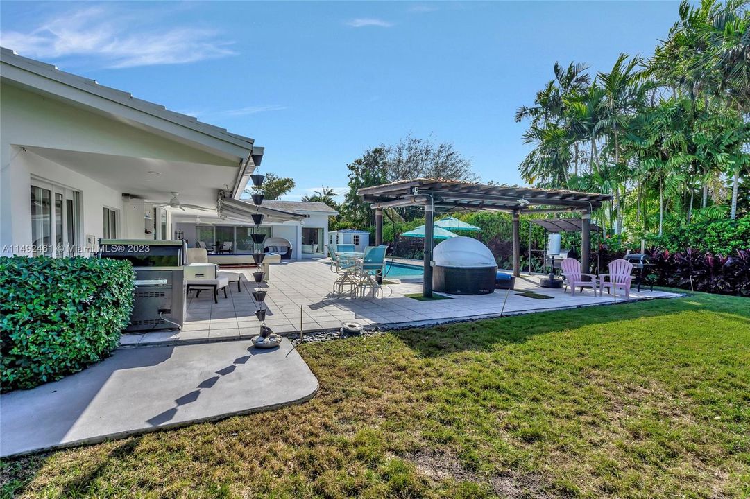 Недавно продано: $1,800,000 (5 спален, 3 ванн, 2658 Квадратных фут)