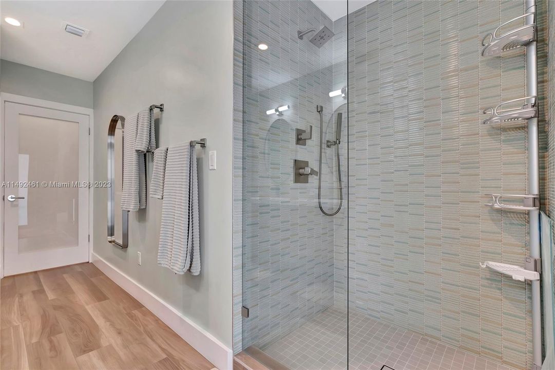 Недавно продано: $1,800,000 (5 спален, 3 ванн, 2658 Квадратных фут)