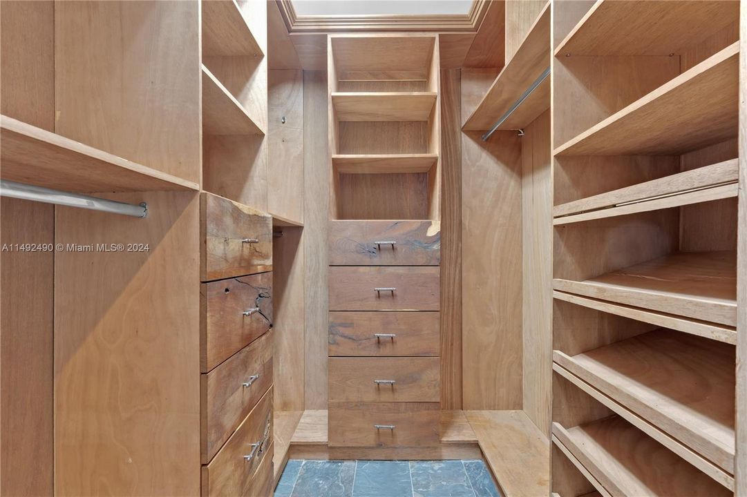 Recently Sold: $960,000 (2 beds, 2 baths, 1284 Square Feet)