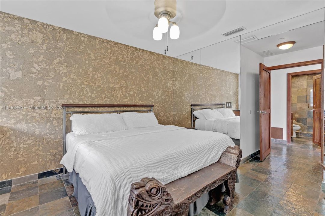 Recently Sold: $960,000 (2 beds, 2 baths, 1284 Square Feet)