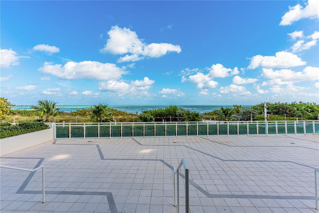 Recently Sold: $960,000 (2 beds, 2 baths, 1284 Square Feet)