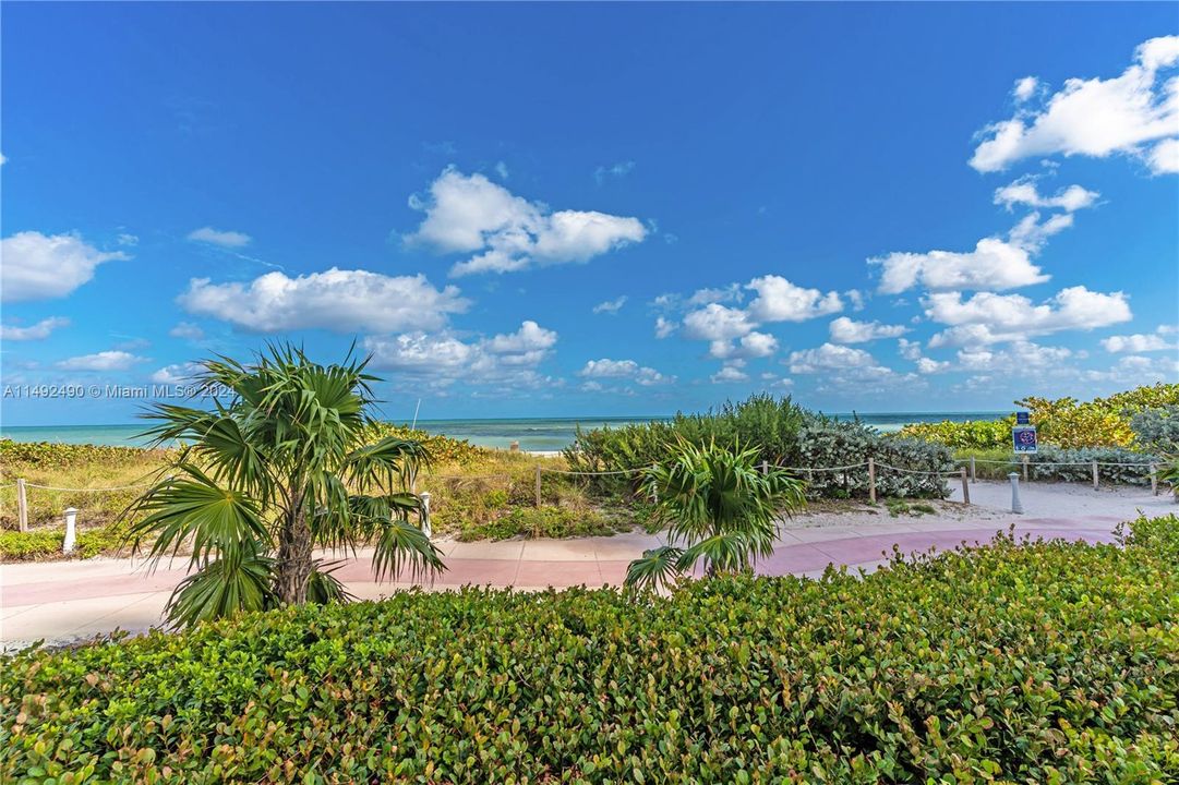 Recently Sold: $960,000 (2 beds, 2 baths, 1284 Square Feet)