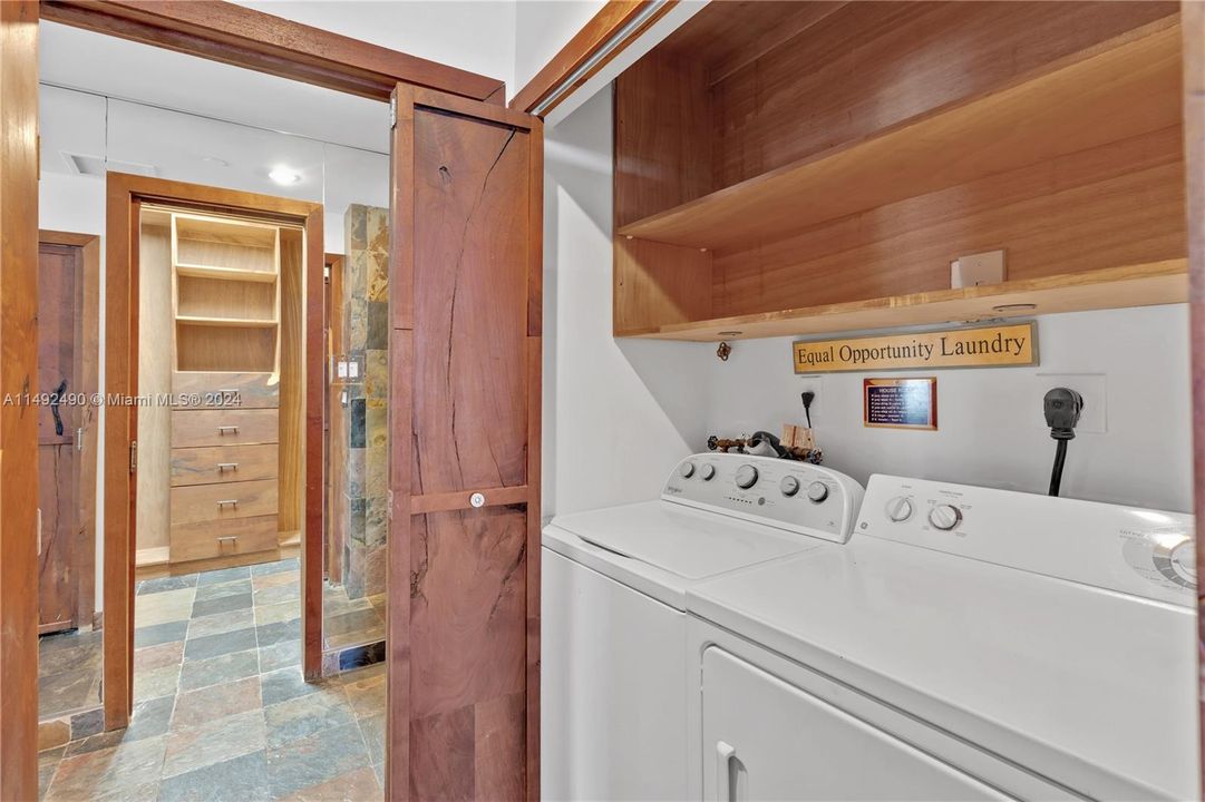 Recently Sold: $960,000 (2 beds, 2 baths, 1284 Square Feet)