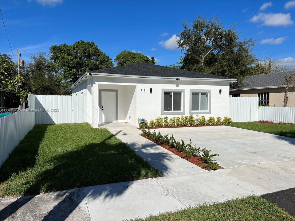 Recently Sold: $525,000 (3 beds, 2 baths, 1480 Square Feet)