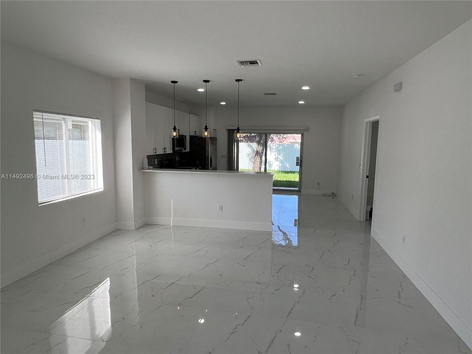 Recently Sold: $525,000 (3 beds, 2 baths, 1480 Square Feet)