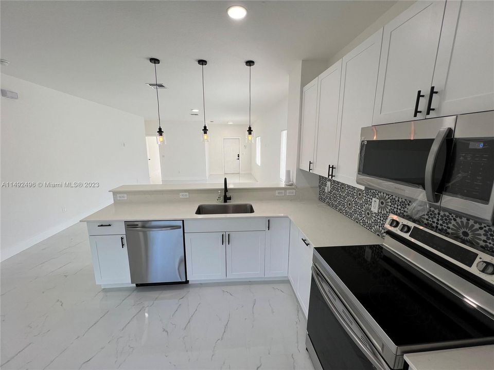 Recently Sold: $525,000 (3 beds, 2 baths, 1480 Square Feet)