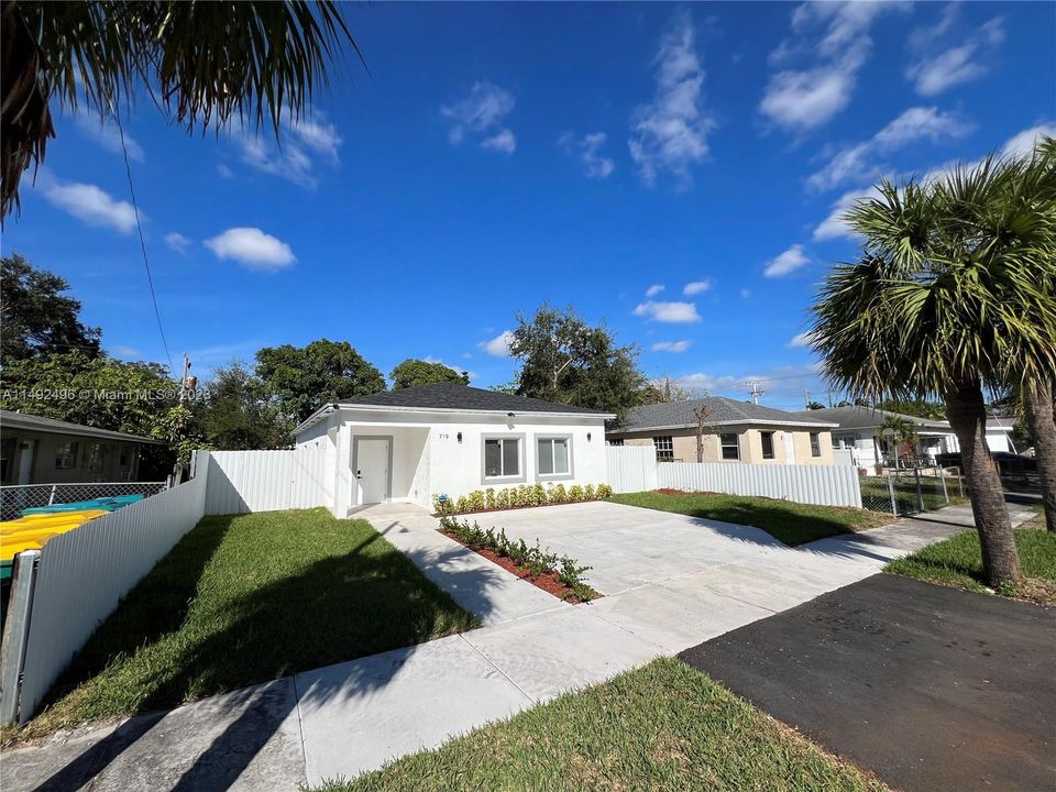 Recently Sold: $525,000 (3 beds, 2 baths, 1480 Square Feet)