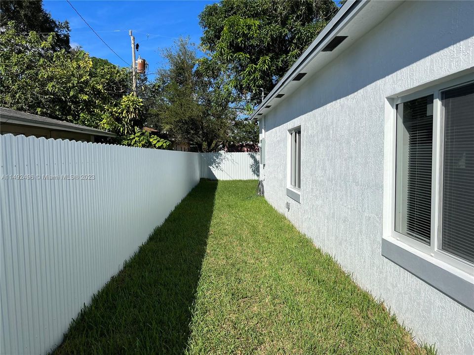 Recently Sold: $525,000 (3 beds, 2 baths, 1480 Square Feet)