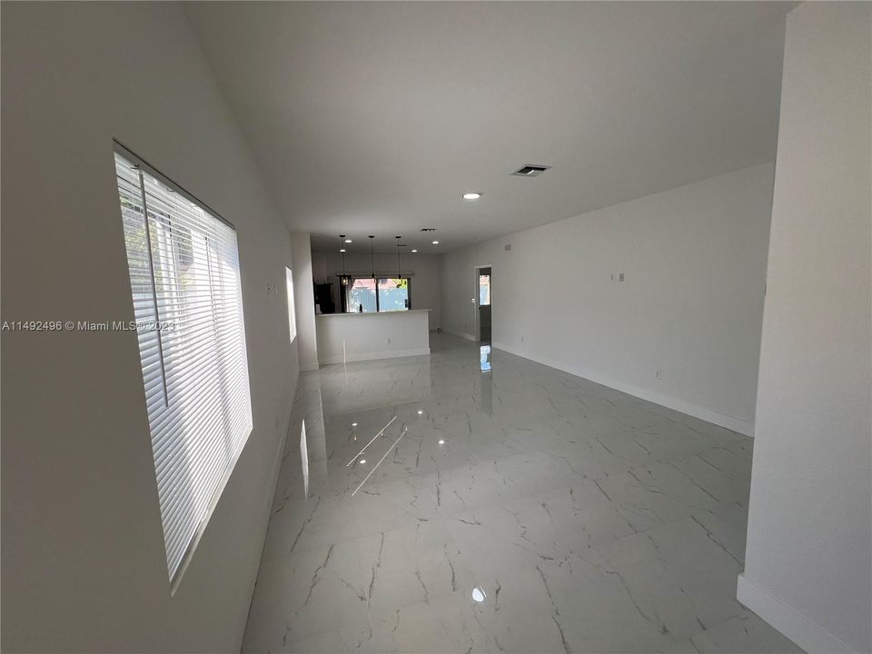 Recently Sold: $525,000 (3 beds, 2 baths, 1480 Square Feet)