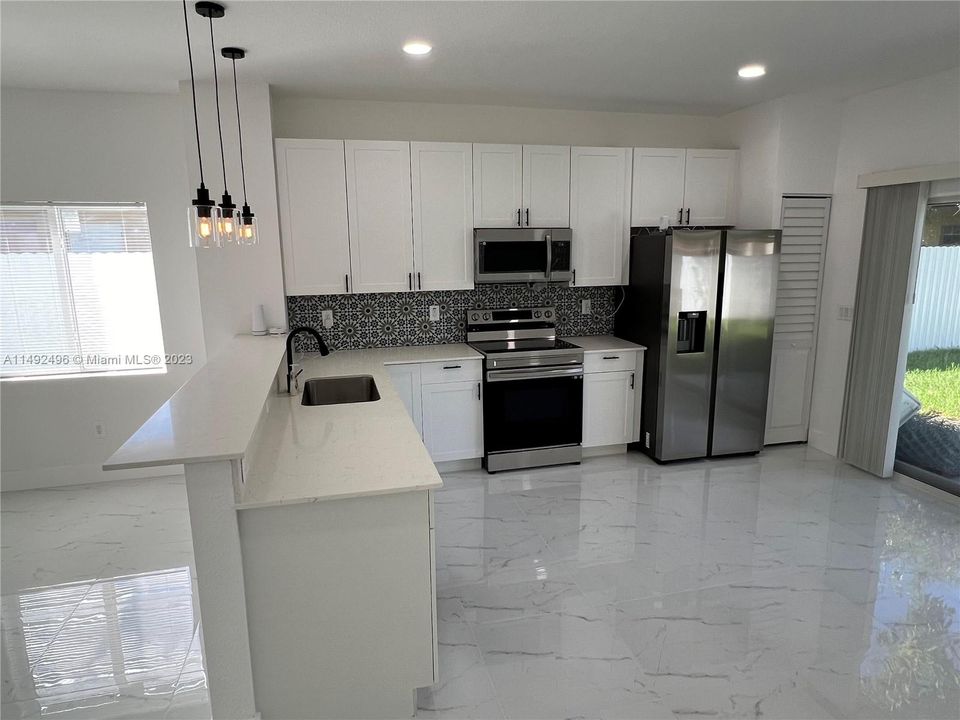 Recently Sold: $525,000 (3 beds, 2 baths, 1480 Square Feet)