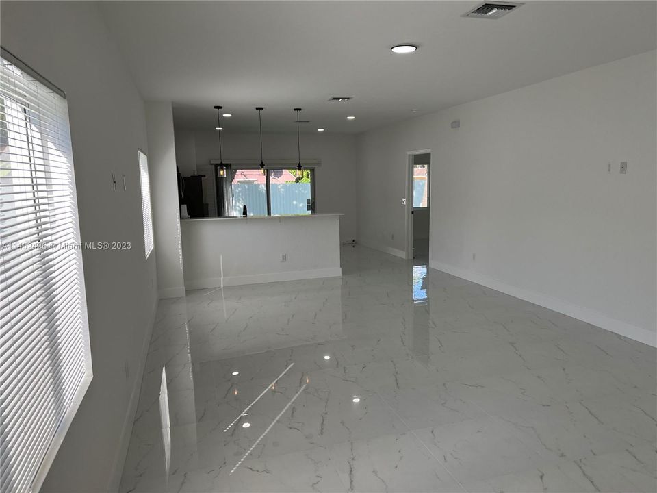 Recently Sold: $525,000 (3 beds, 2 baths, 1480 Square Feet)