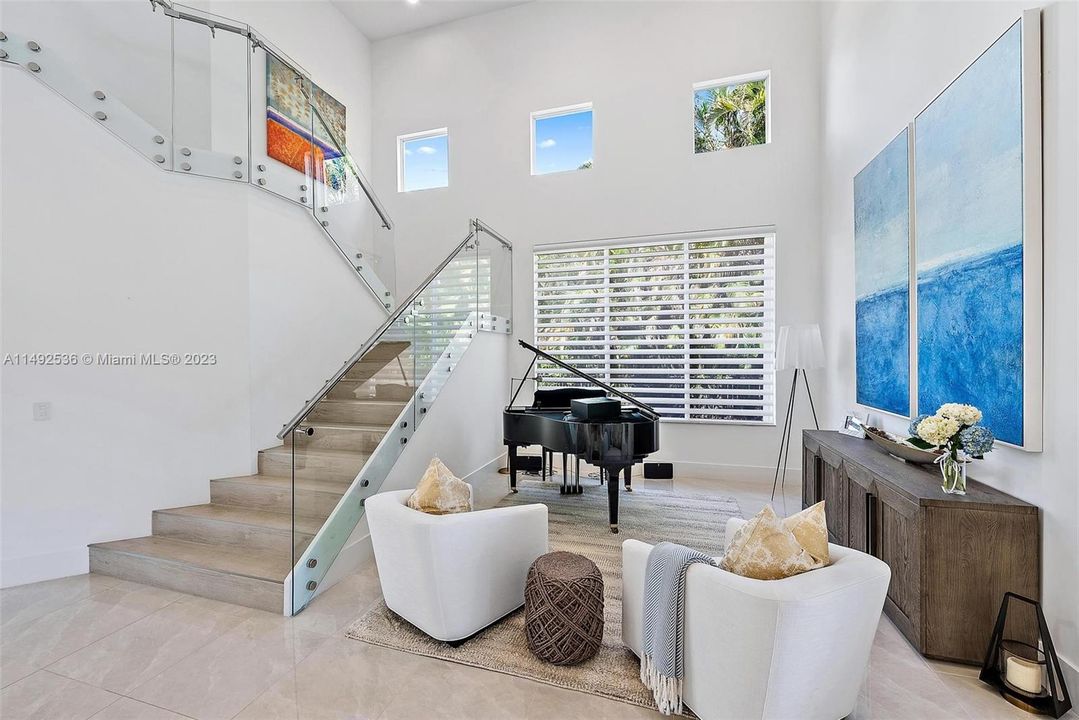 Recently Sold: $2,850,000 (5 beds, 5 baths, 4107 Square Feet)