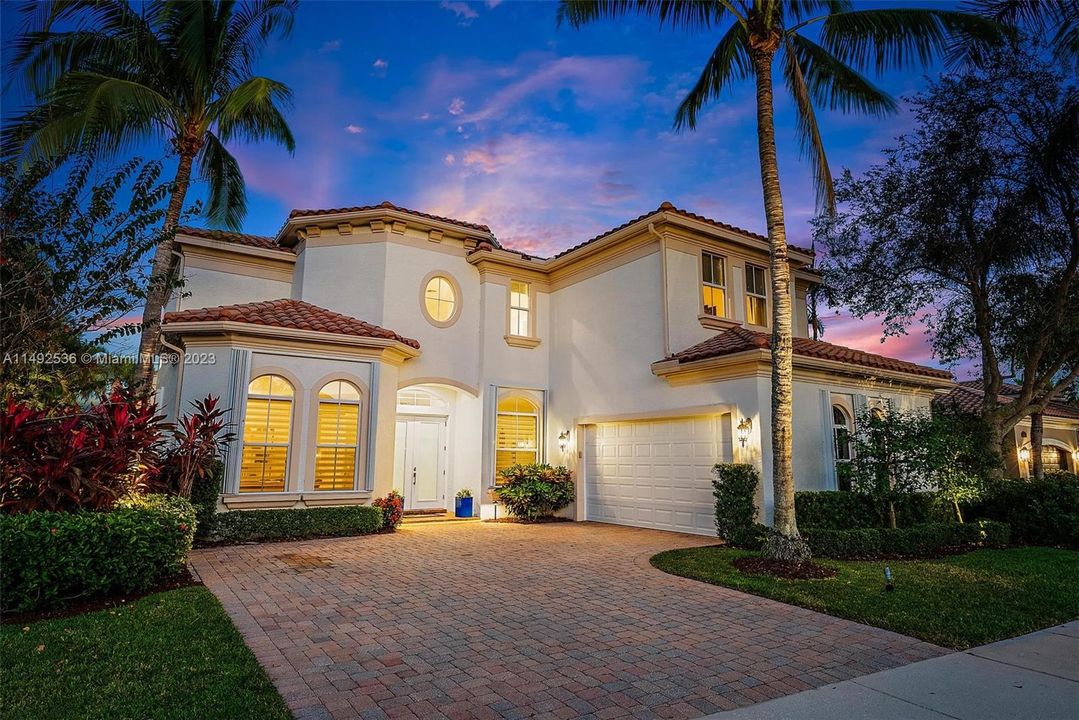 Recently Sold: $2,850,000 (5 beds, 5 baths, 4107 Square Feet)