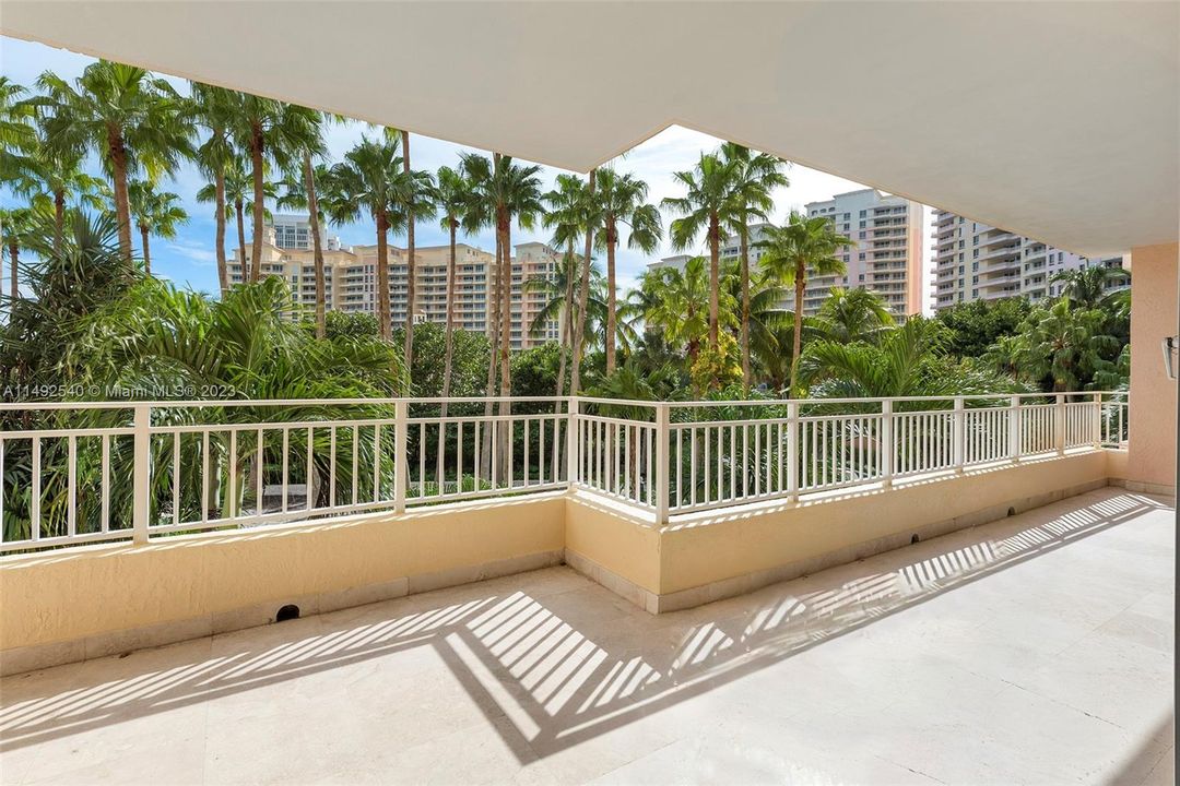 Recently Sold: $4,000,000 (3 beds, 3 baths, 2510 Square Feet)