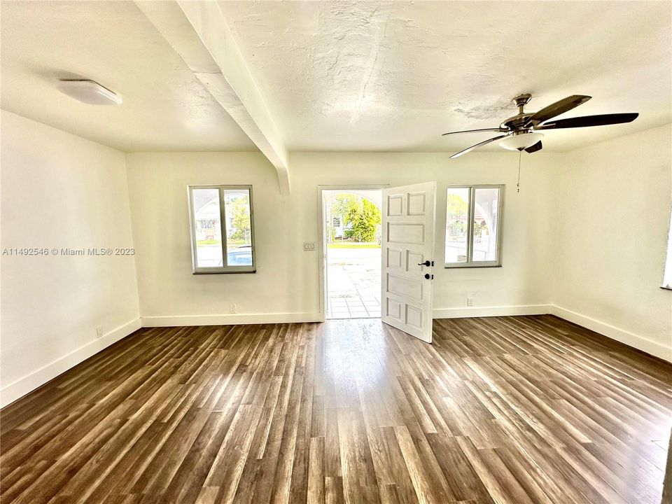 Recently Sold: $679,000 (4 beds, 3 baths, 2128 Square Feet)