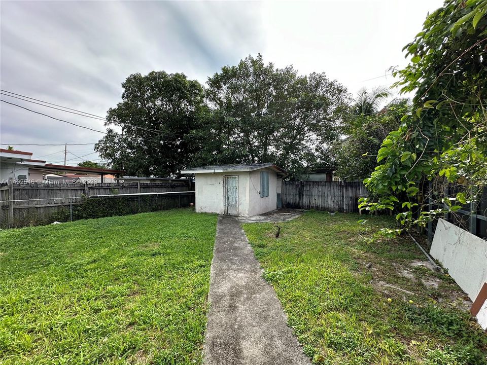 Recently Sold: $679,000 (4 beds, 3 baths, 2128 Square Feet)