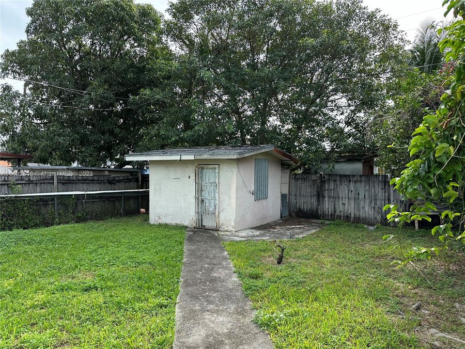 Recently Sold: $679,000 (4 beds, 3 baths, 2128 Square Feet)