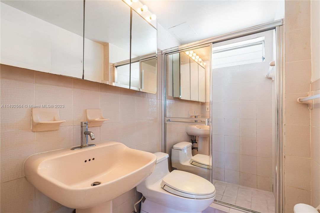 Vendido Recientemente: $439,000 (1 camas, 1 baños, 831 Pies cuadrados)