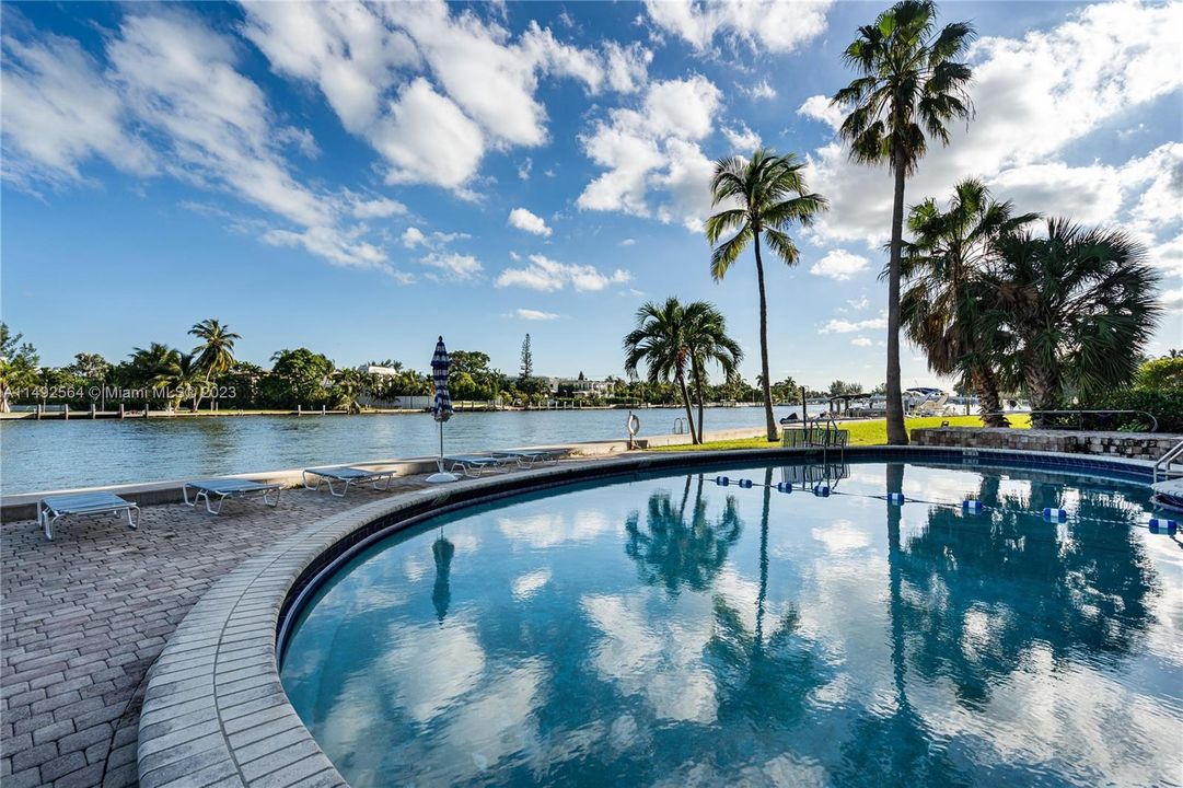 Vendido Recientemente: $439,000 (1 camas, 1 baños, 831 Pies cuadrados)