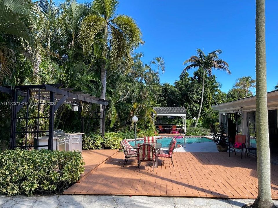 Recently Sold: $795,000 (4 beds, 2 baths, 2267 Square Feet)