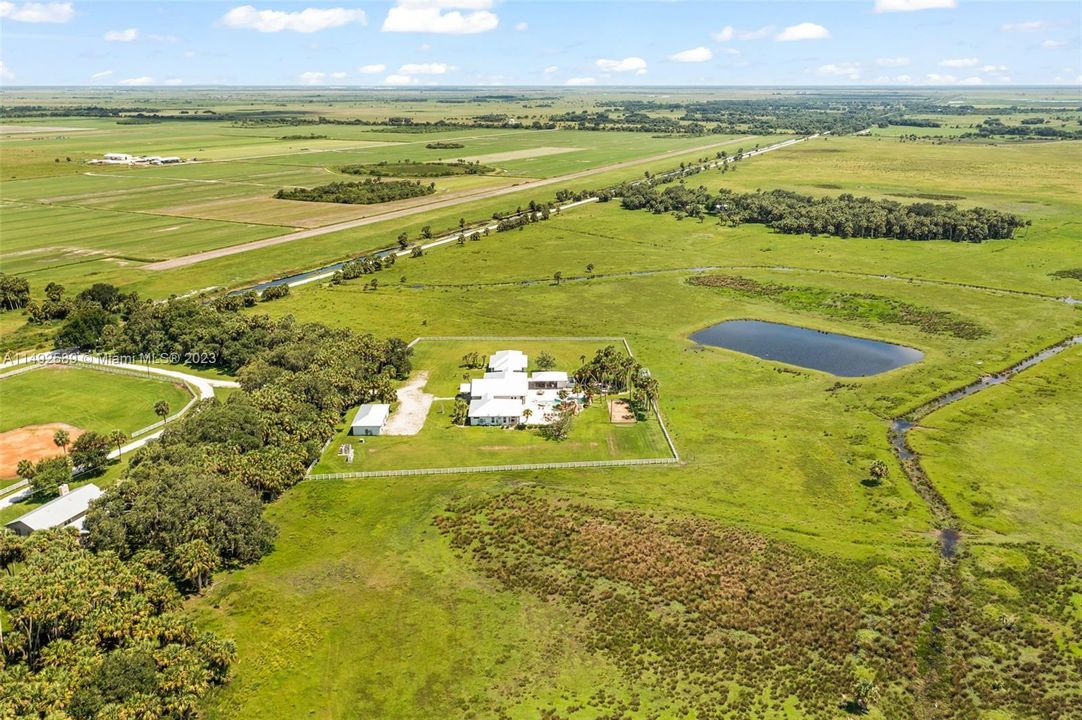 For Sale: $25,000,000 (2,368.00 acres)