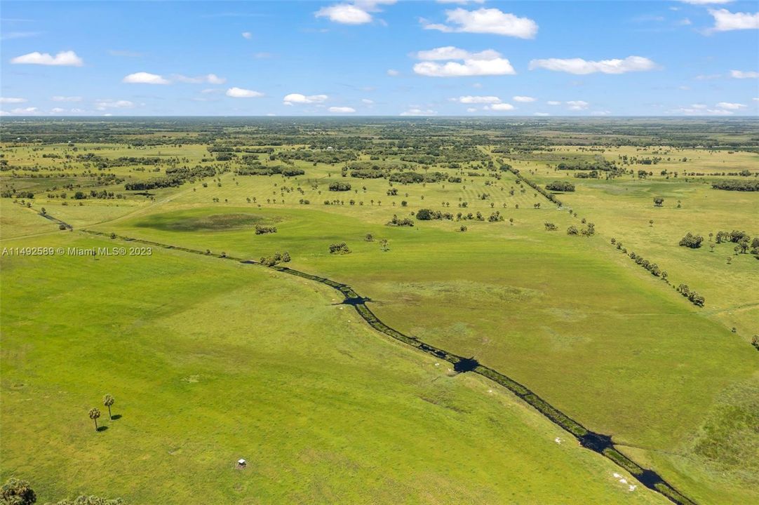 For Sale: $25,000,000 (2,368.00 acres)