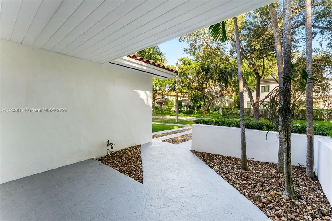 Недавно продано: $1,295,000 (2 спален, 2 ванн, 1372 Квадратных фут)