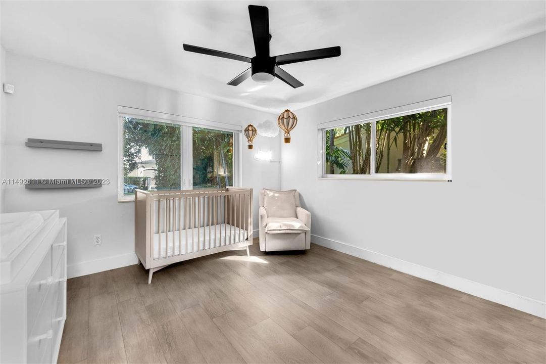 Недавно продано: $1,295,000 (2 спален, 2 ванн, 1372 Квадратных фут)