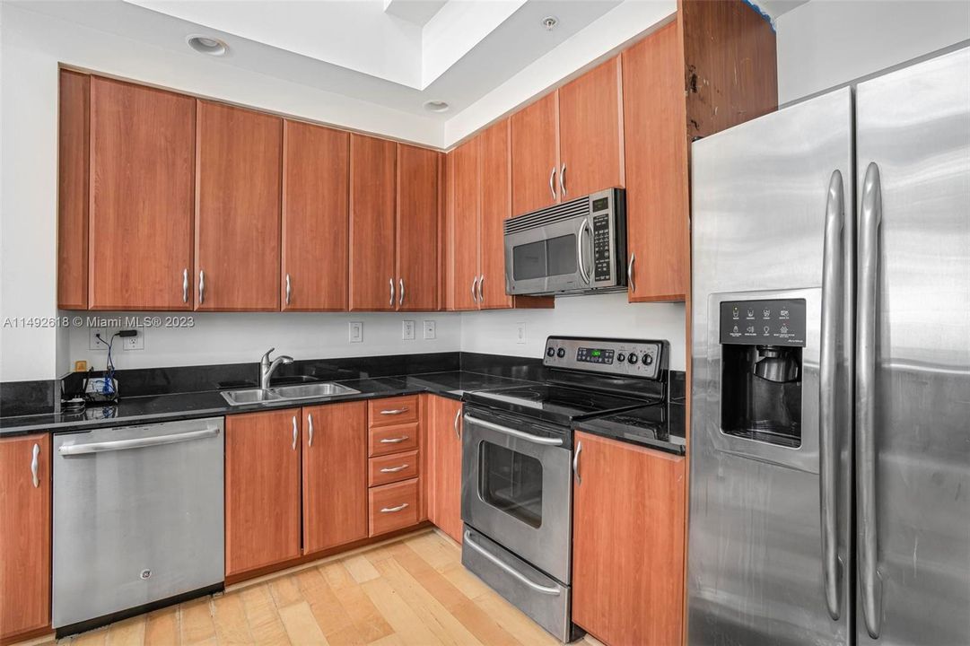 Recently Sold: $575,000 (1 beds, 1 baths, 959 Square Feet)