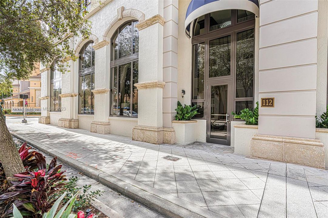 Recently Sold: $575,000 (1 beds, 1 baths, 959 Square Feet)