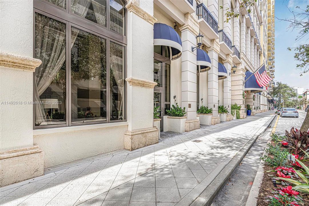 Recently Sold: $575,000 (1 beds, 1 baths, 959 Square Feet)