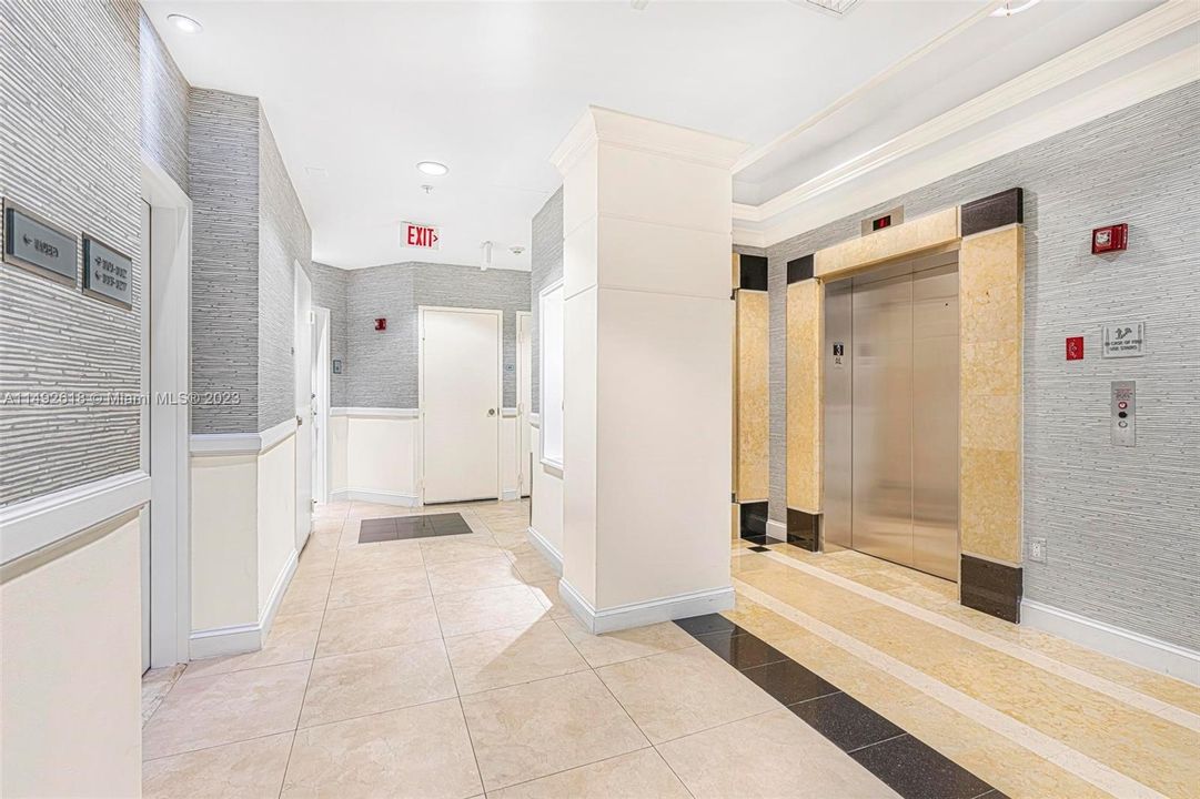 Recently Sold: $575,000 (1 beds, 1 baths, 959 Square Feet)