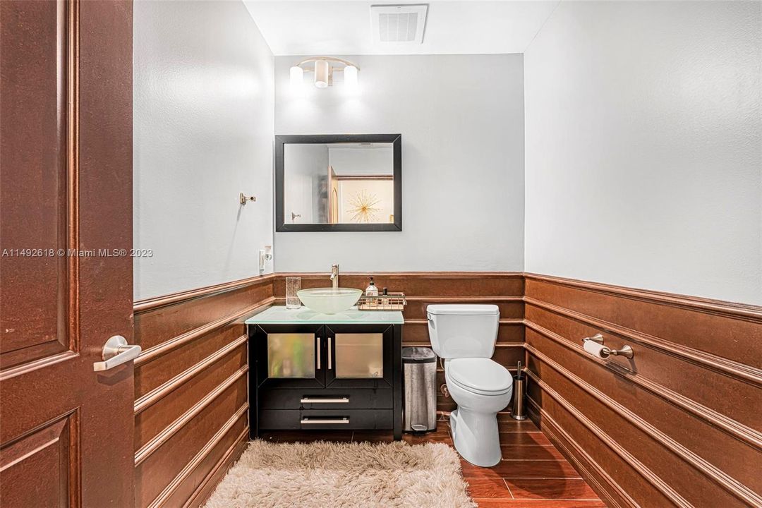 Recently Sold: $575,000 (1 beds, 1 baths, 959 Square Feet)