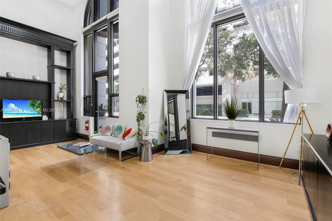 Recently Sold: $575,000 (1 beds, 1 baths, 959 Square Feet)