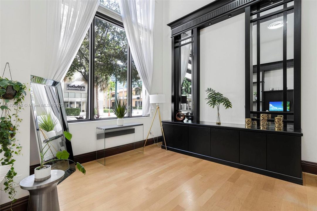 Recently Sold: $575,000 (1 beds, 1 baths, 959 Square Feet)