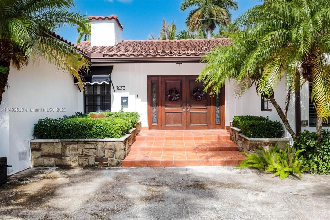 Recently Sold: $1,200,000 (3 beds, 3 baths, 2146 Square Feet)