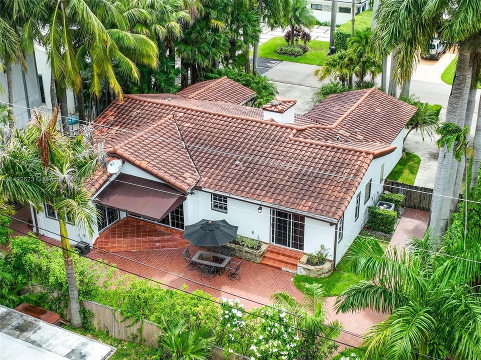 Recently Sold: $1,200,000 (3 beds, 3 baths, 2146 Square Feet)