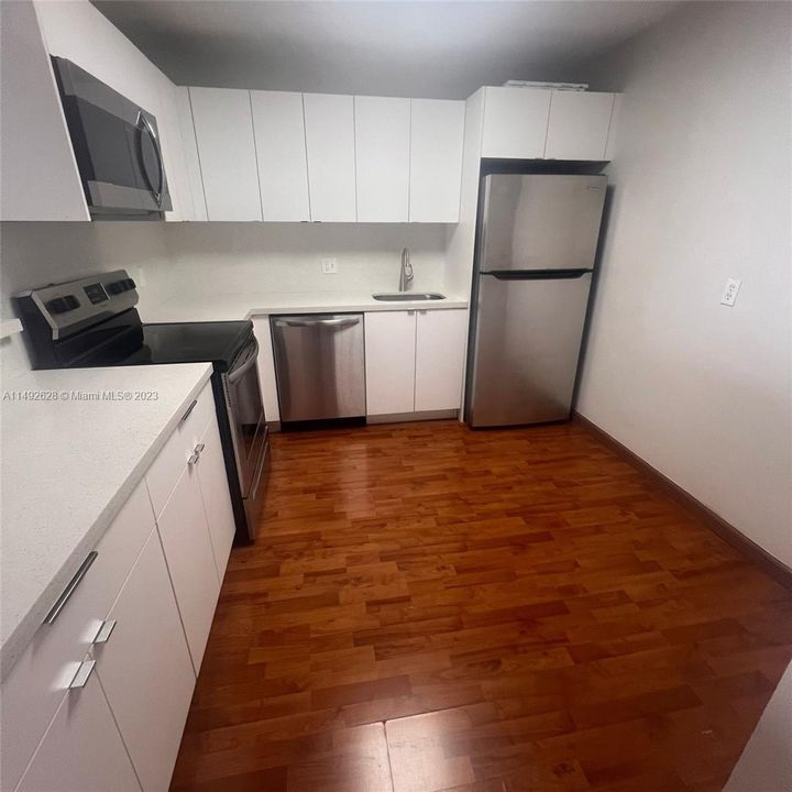 For Sale: $258,000 (1 beds, 1 baths, 1066 Square Feet)